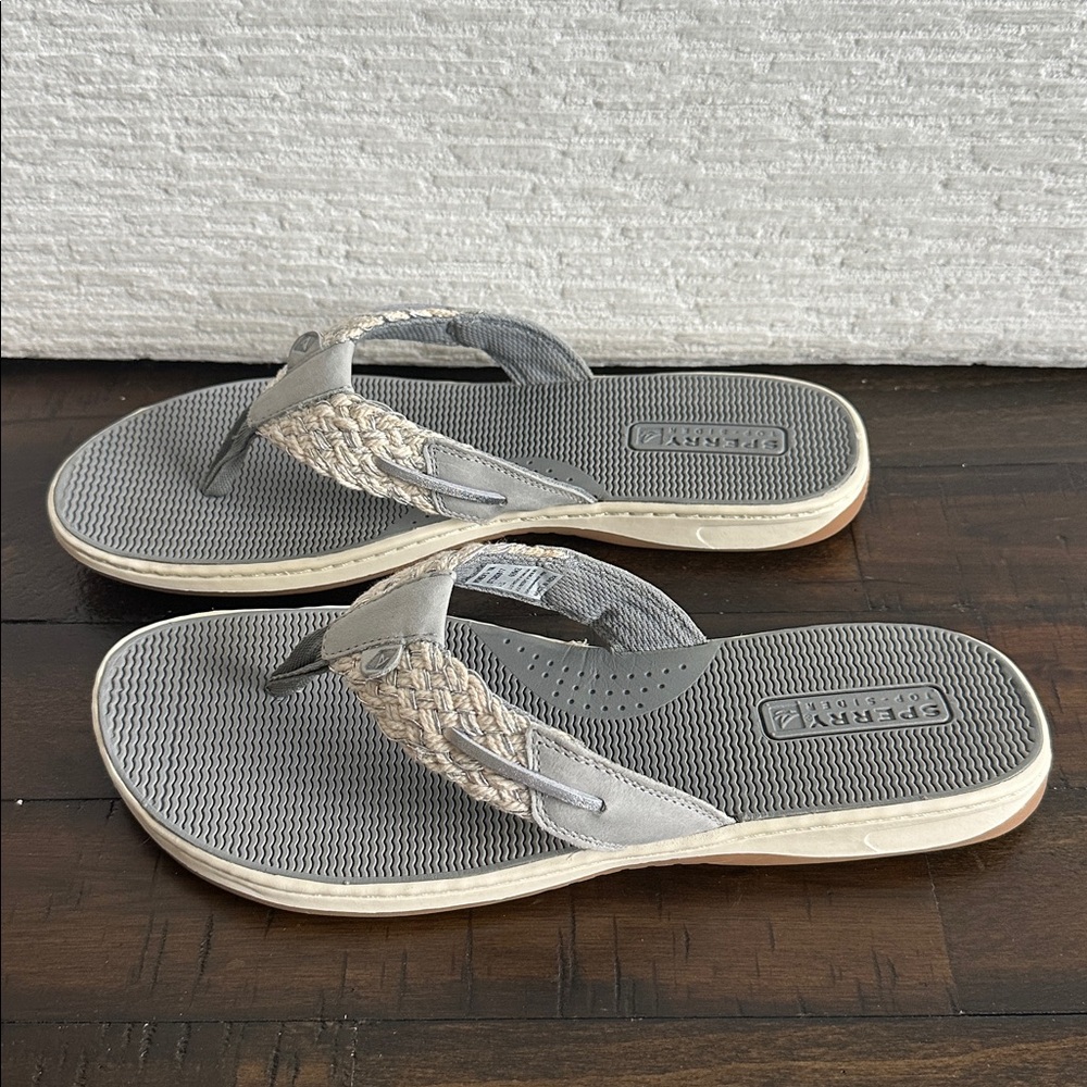 Sperry Lt Gray and Silver Women's Sandals NIB - Picture 3 of 5